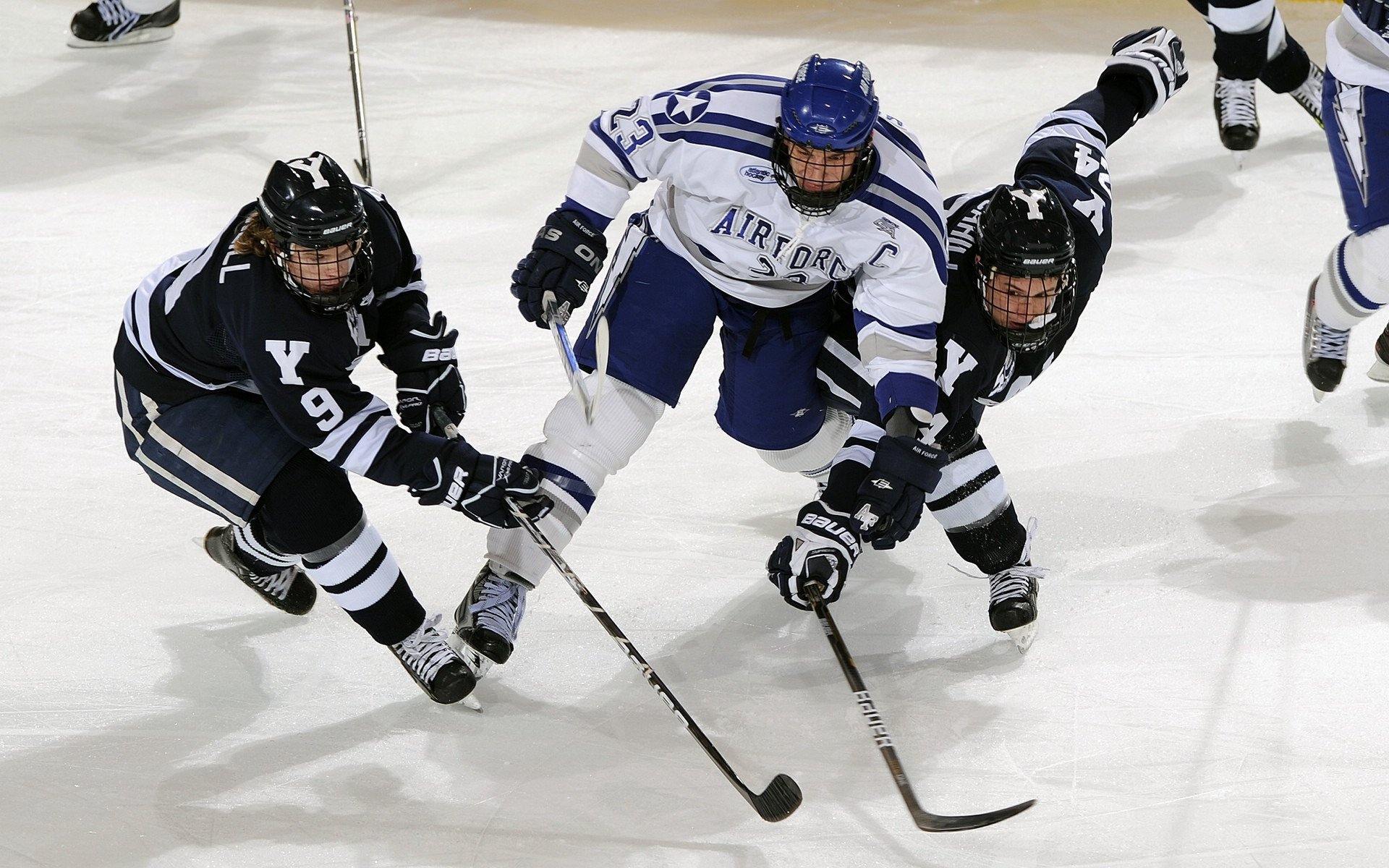 kaiyun sports-夺冠秘诀：冠军队伍的战术打法与团队精神，冠军争夺